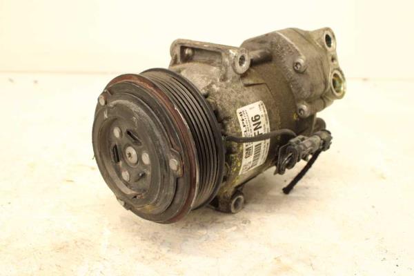 COMPRESSEUR DE CLIMATISATION OPEL ASTRA 1.7CDTI  2011 - Vue 1